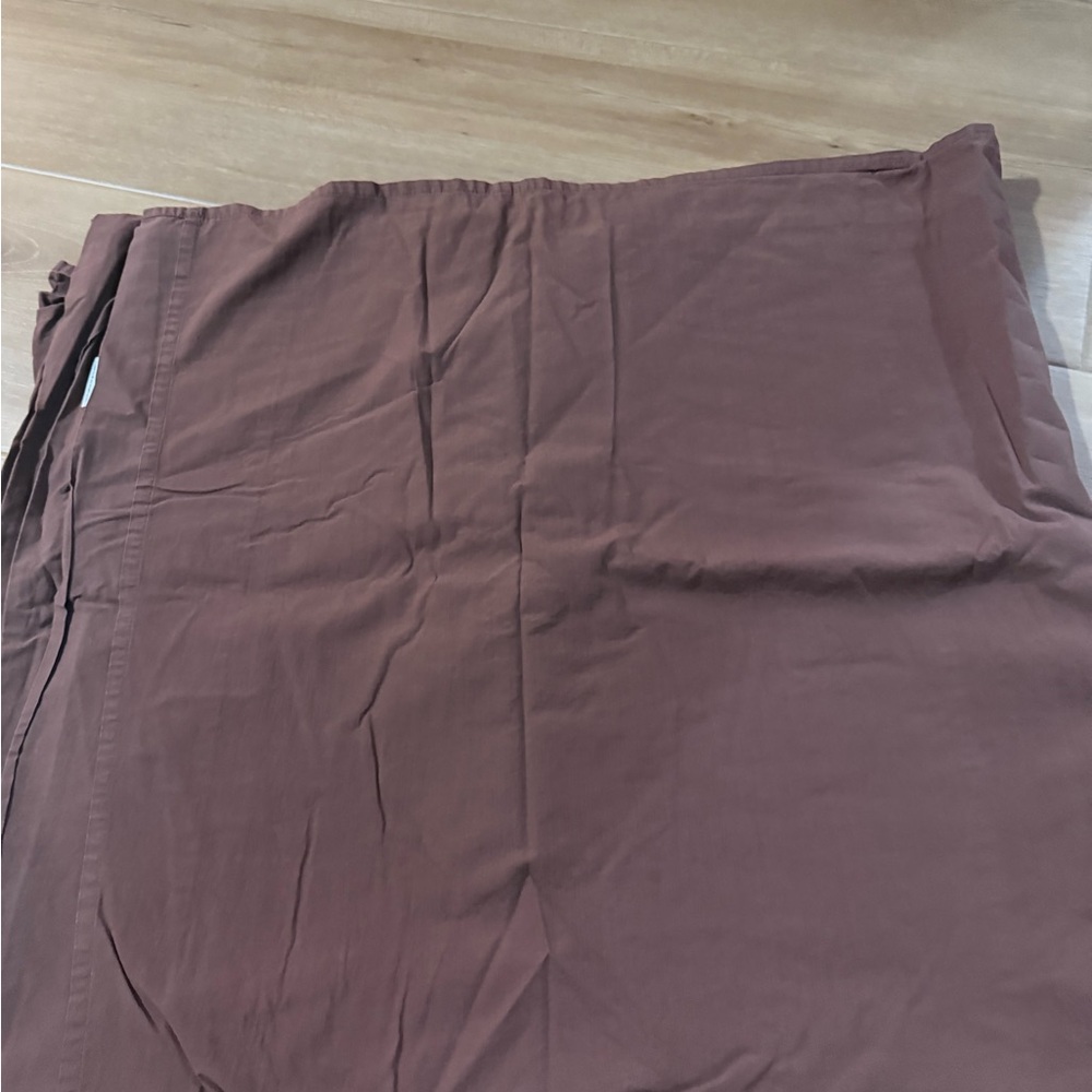 Parachute percale raisin queen top sheet